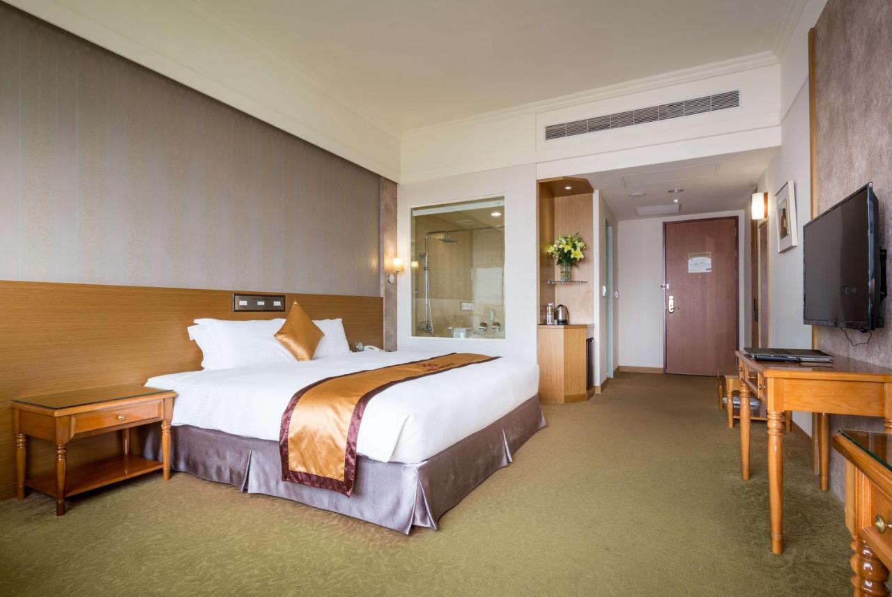 Royal Chiayi Hotel Exterior photo