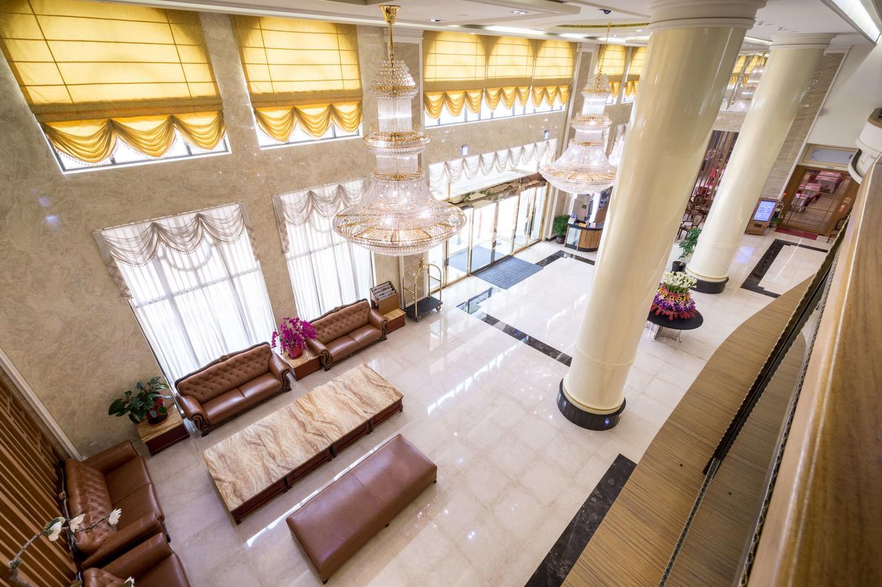 Royal Chiayi Hotel Exterior photo