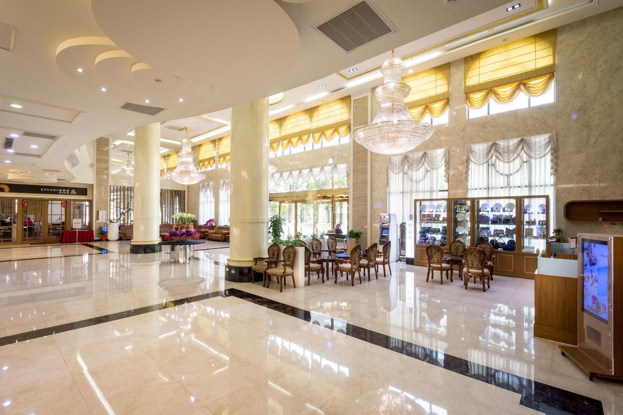 Royal Chiayi Hotel Exterior photo