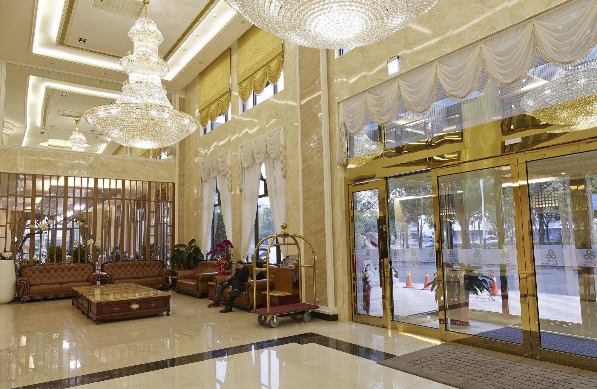 Royal Chiayi Hotel Exterior photo