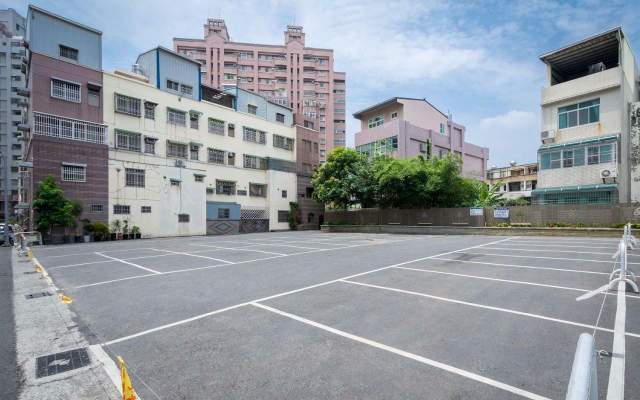 Royal Chiayi Hotel Exterior photo