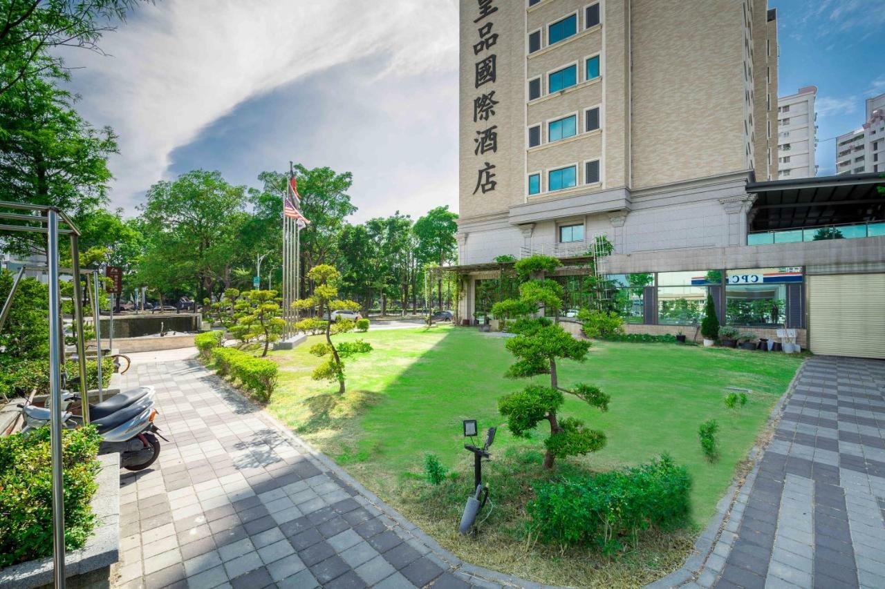 Royal Chiayi Hotel Exterior photo